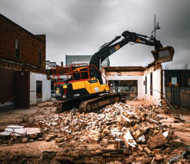 Maintaining-Good-Neighbour-Relations-During-a-Residential-Demolition-Project-Safebet-1024x665