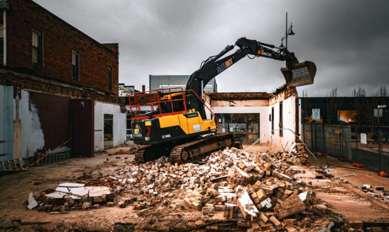 Maintaining-Good-Neighbour-Relations-During-a-Residential-Demolition-Project-Safebet-1024x665